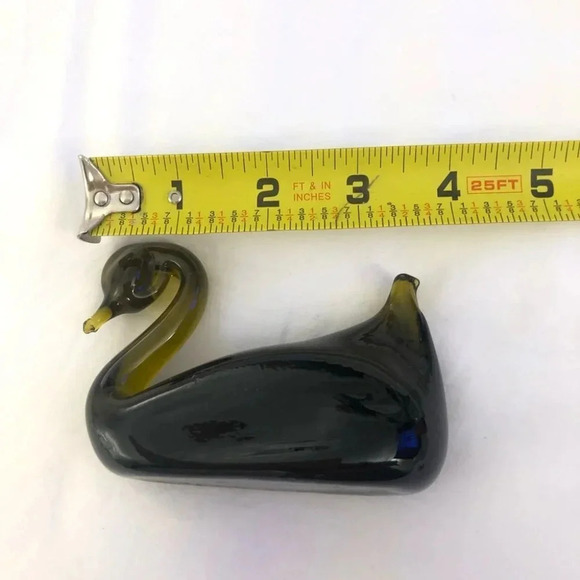 Vintage Avocado Green Glass Swan Figurine - Picture 5 of 7